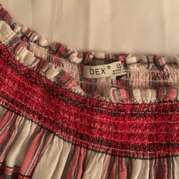 Dec brand name red coloured plaid , floral pattern on fronts and sleeves - Picture 4 of 6